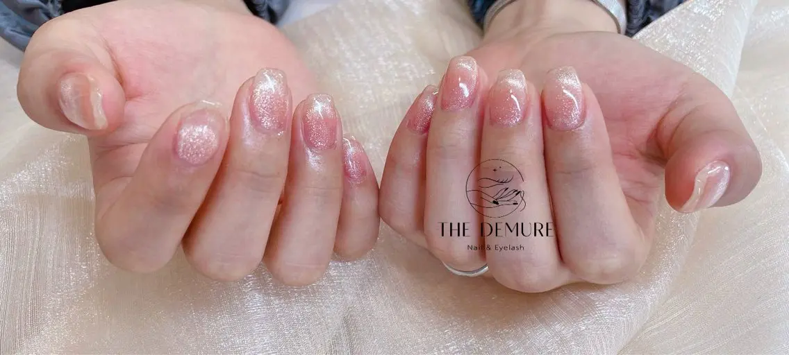 ネイル アートネイル キラキラネイル 韓国ネイル 水色 ロングネイル ハンドネイル ハンドケア NailDemure 【銀座店】のネイルデザイン