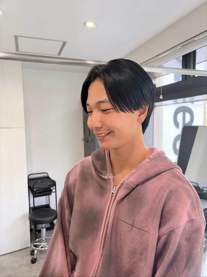 ショート カラー メンズ センターパート 黒髪 ブルーカラー ブルーブラック カット ヘアカラー お悩み改善 美容師✂鷲田竜也のヘアスタイル