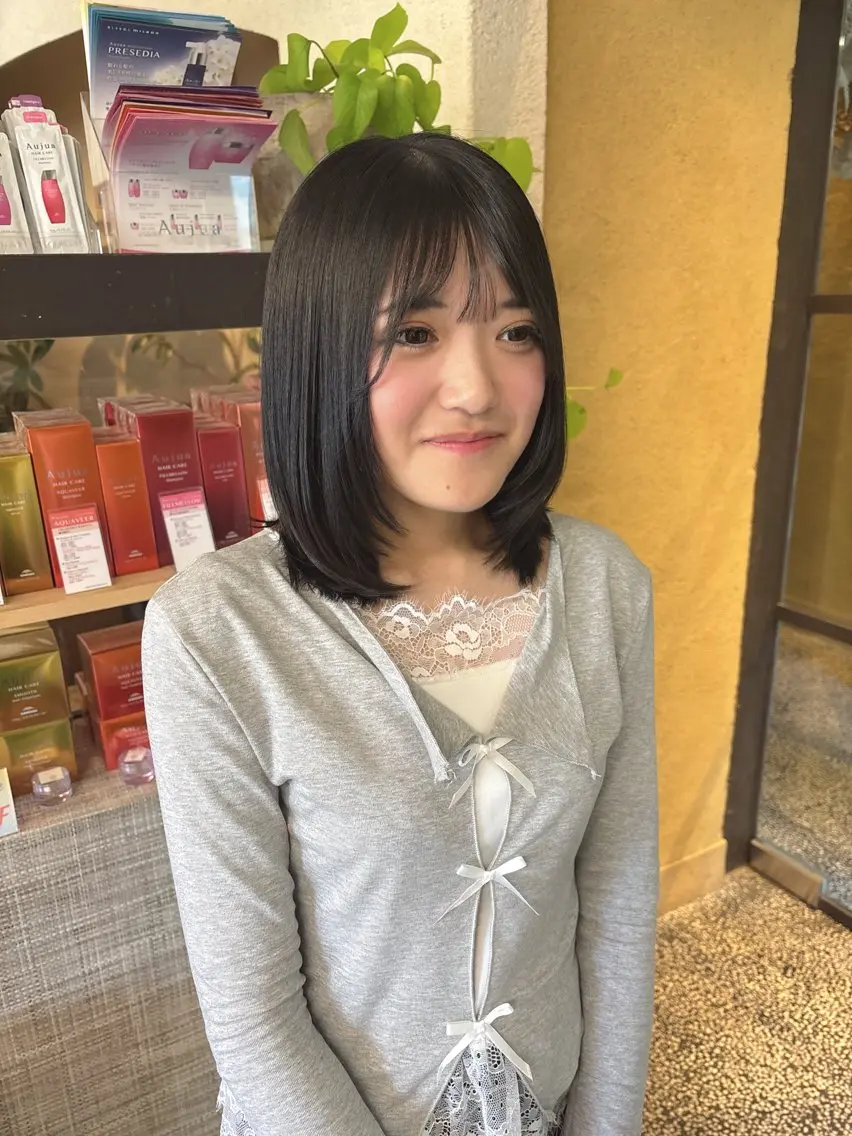 ミディアム レイヤーカット カット zerohair むらなかあやね🐰ᩚのヘアスタイル