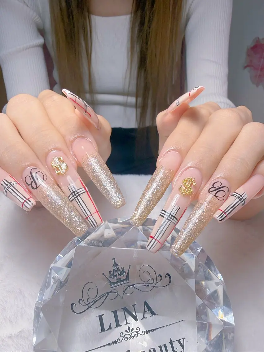 ネイル ガーリー ゴールド キラキラネイル 韓国ネイル ラメ(グリッター) Lina nail beautyのネイルデザイン