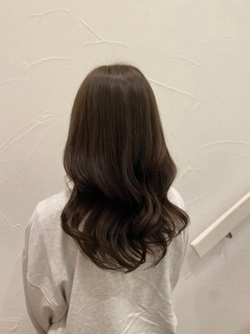 セミロング カラー Ash中目黒店 榊間茜のヘアスタイル