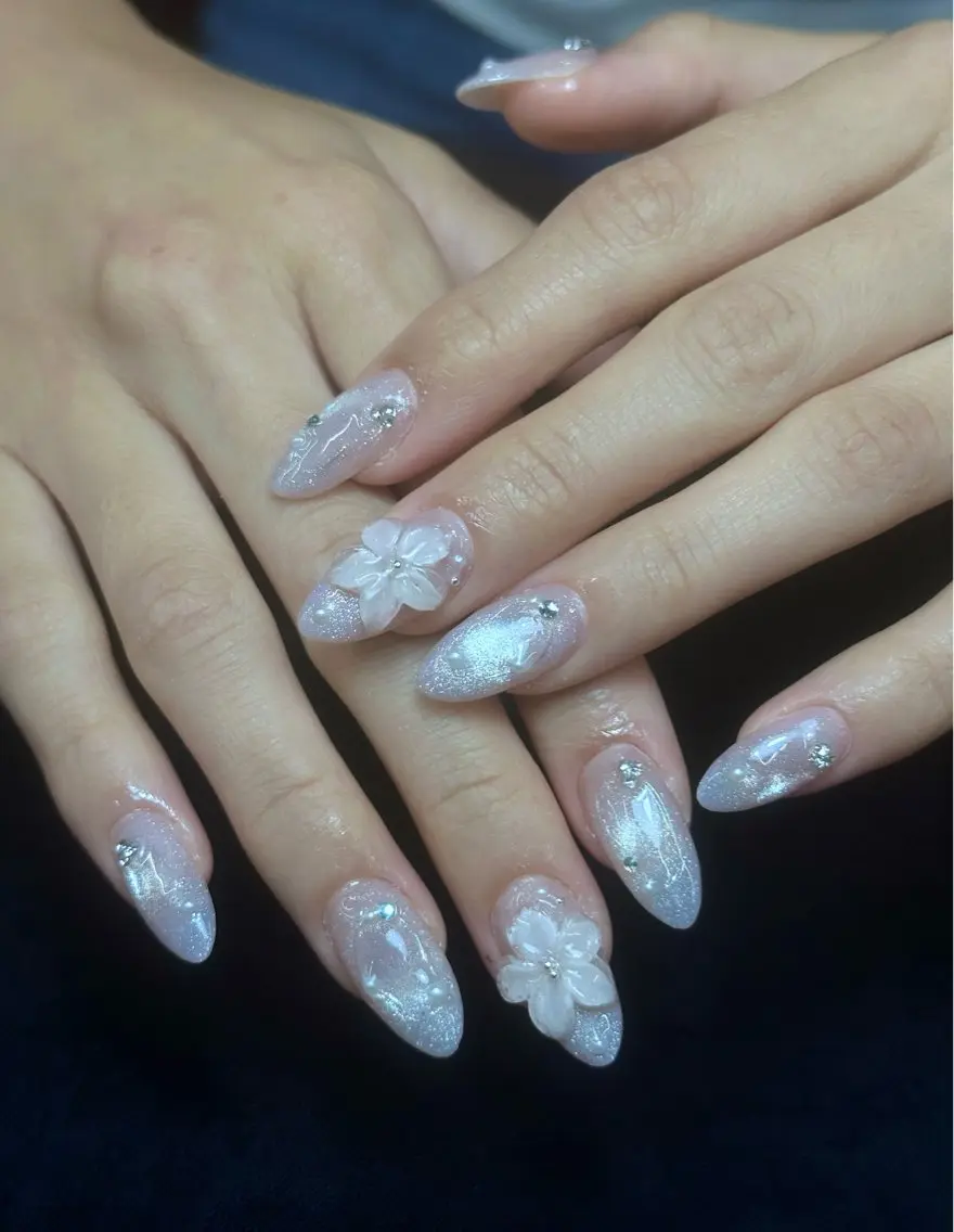 ネイル フラワーネイル ジェルネイル 氷ネイル・うるうるネイル キラキラネイル 韓国ネイル Iconic Nailのネイルデザイン