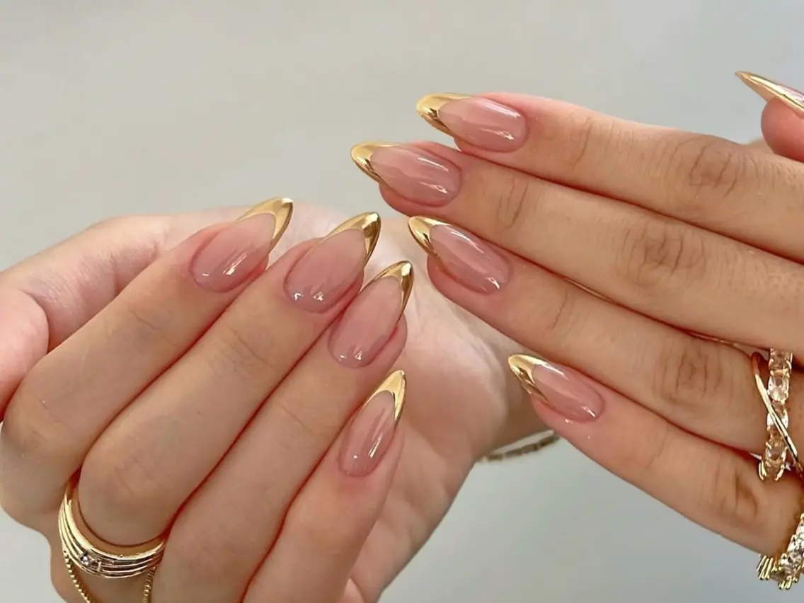 ネイル オーロラネイル 長さ出し フレンチネイル ジェルネイル ガラスフレンチ Rela・S NAILのネイルデザイン
