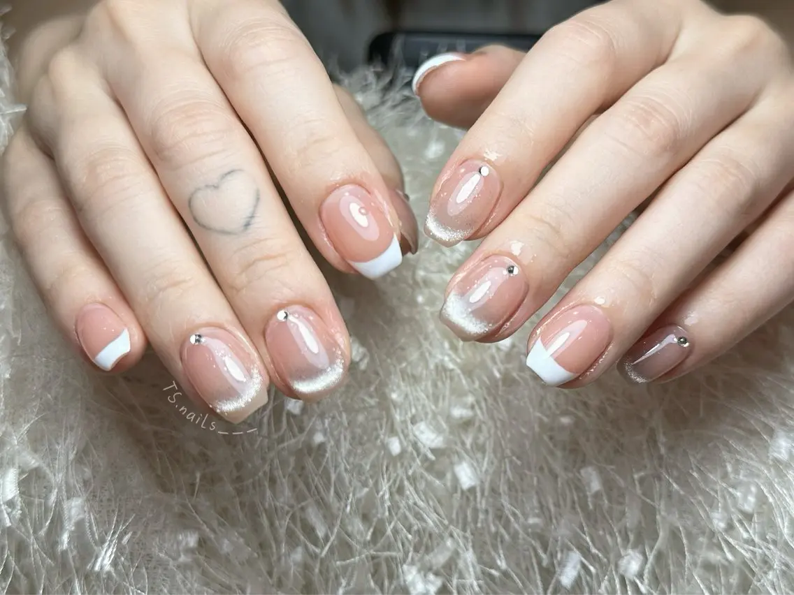ネイル キラキラネイル マグネットネイル 持ち込み オフィスネイル シンプルネイル TS. nails___のネイルデザイン