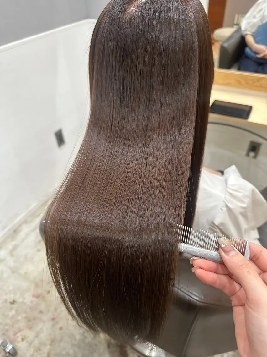 ミディアム トリートメント miloc MOMOKAのヘアスタイル