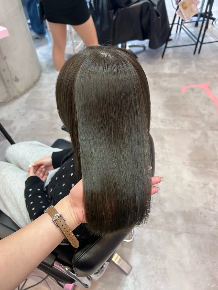 ロング カラー 透明感カラー グレージュ オリーブグレージュ オリーブグレー 🐰🎀艶髪特化 yuzuka🎀🐰のヘアスタイル