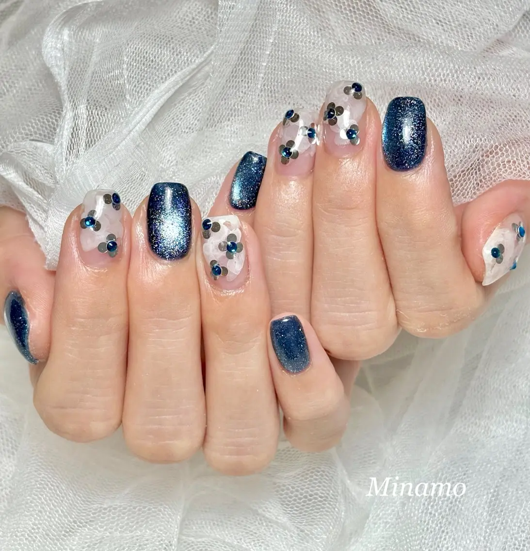 ネイル ブルー フラッシュネイル フラッシュマグ 持ち込み ハンドネイル Minamo 🩵のネイルデザイン