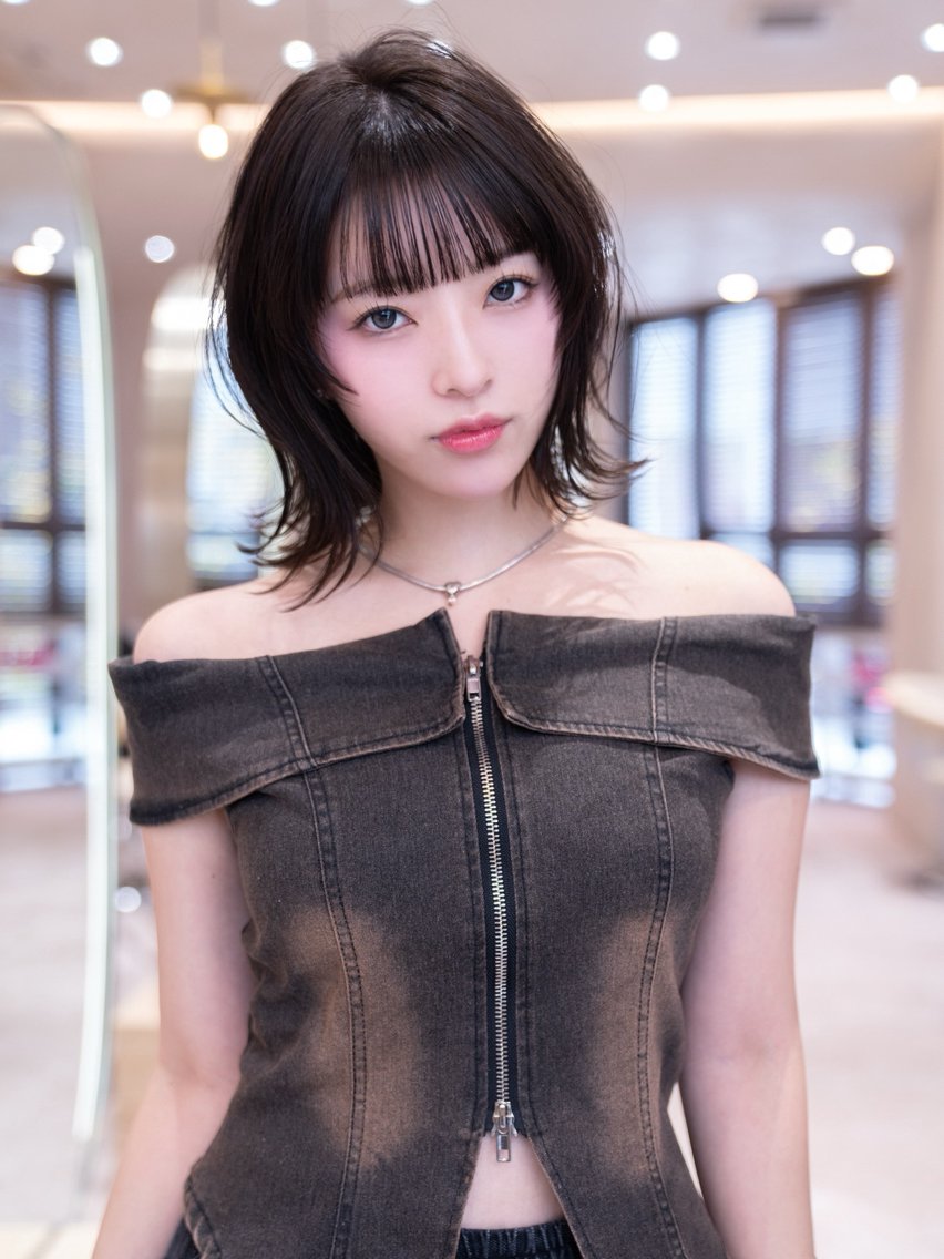 ミディアム ミディアムレイヤー くびれヘア 韓国風ヘア レイヤーカット シースルーバング カット ヘアカラー ハイトーン/暖色/ レイヤーカット/りかのヘアスタイル