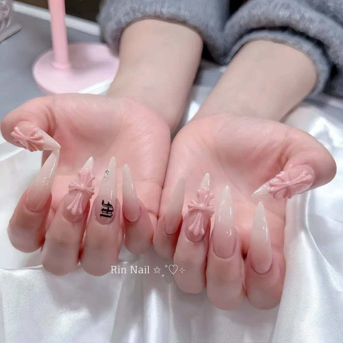 ネイル ボルドー フレンチネイル グラデーション キラキラネイル 韓国ネイル ハンドネイル Rin Nail Shinokuboのネイルデザイン