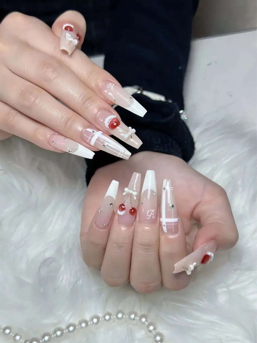 ネイル チークネイル ドット フレンチネイル グラデーション ハート ハンドネイル Julli NailStudioのネイルデザイン
