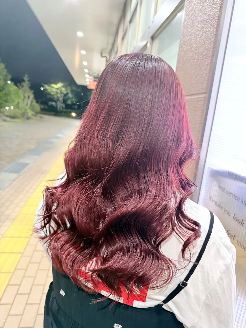 ロング カラー ブリーチ ブリーチなしカラー レッドカラー 加藤 奈菜のヘアスタイル