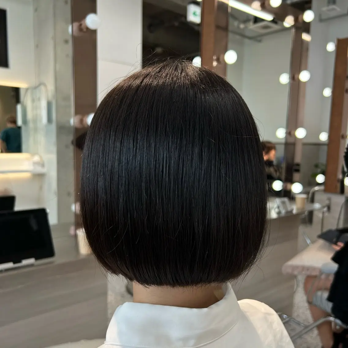 ミディアム 切りっぱなしボブ ボブレイヤー アッシュ アッシュブラウン ボブ ボブ/縮毛矯正 jionのヘアスタイル