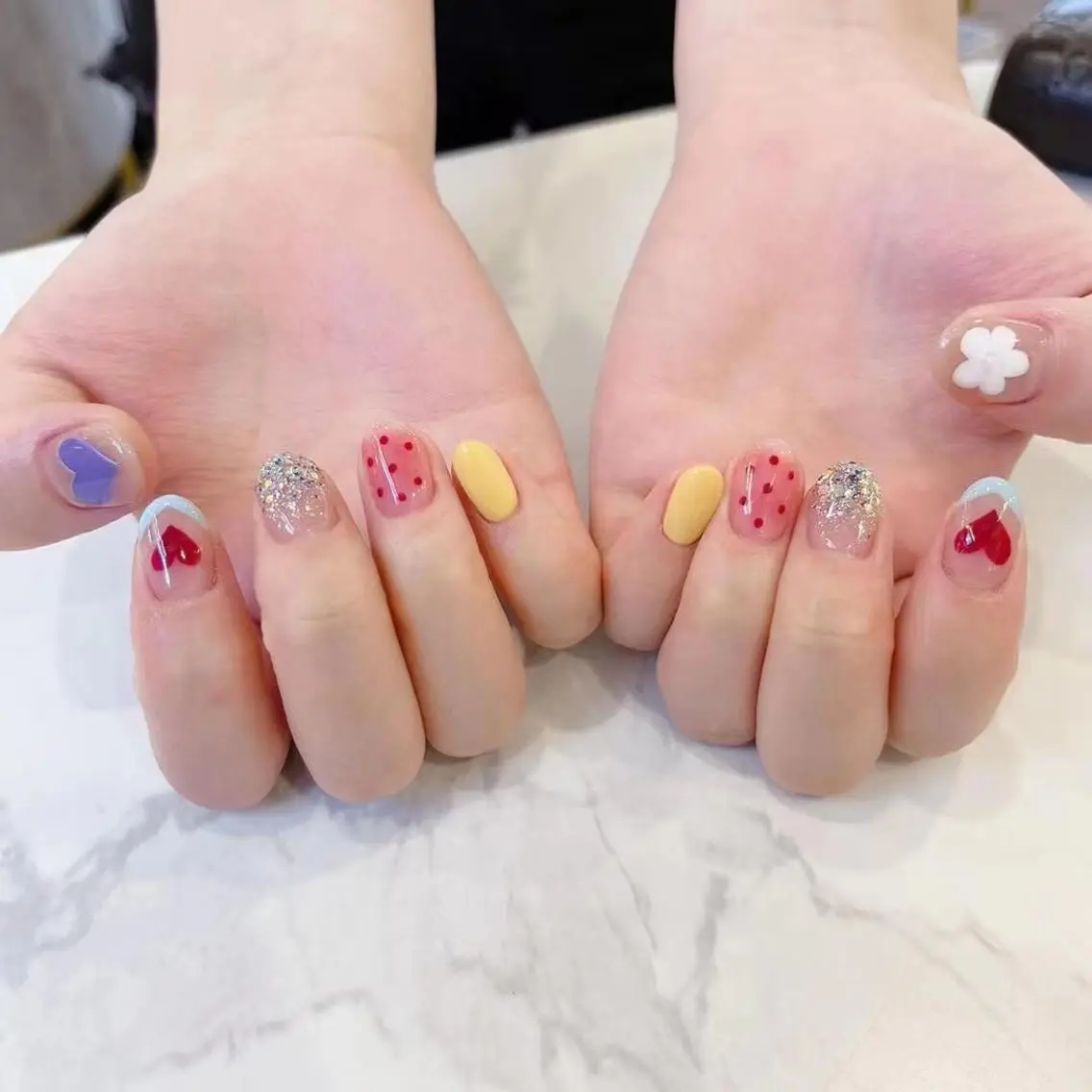 ネイル ハンドネイル MoonNail ユリ🌸のネイルデザイン