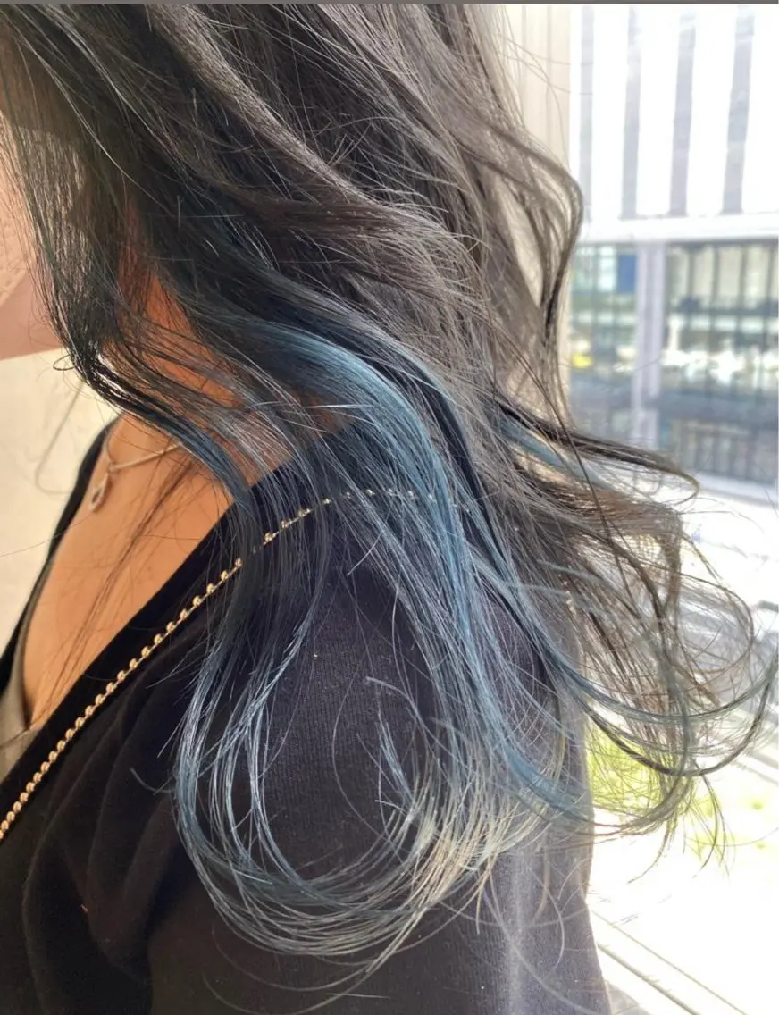 カラー コナカ モエのヘアスタイル