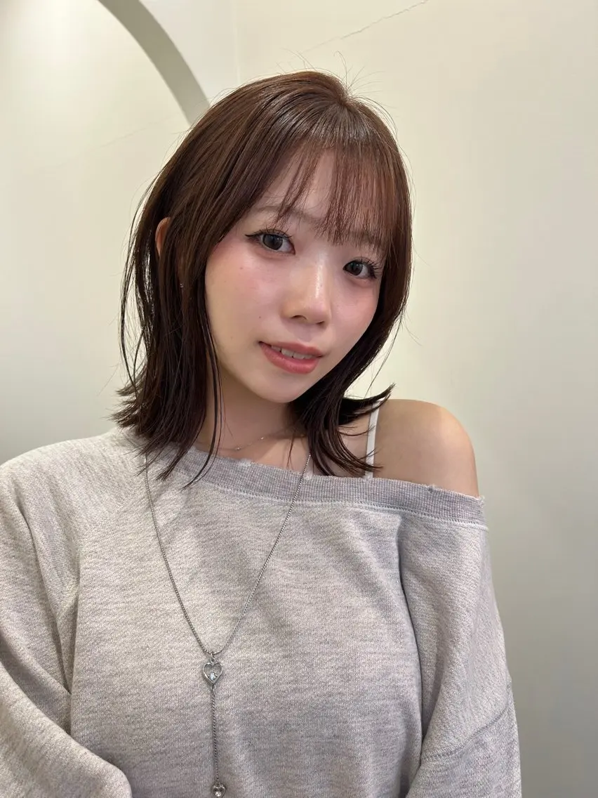 セミロング カラー 外ハネヘア 遠藤 ふたばのヘアスタイル