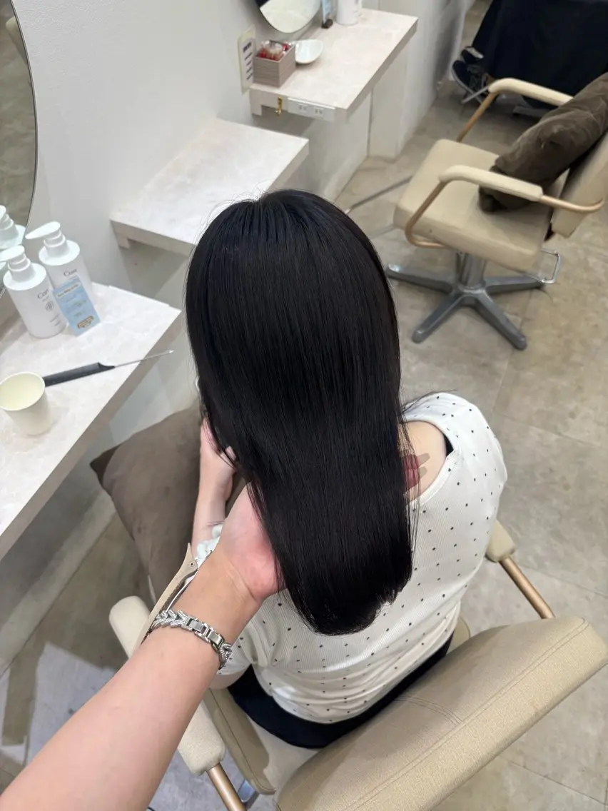 ロング カラー Core茶屋町 HINATAのヘアスタイル
