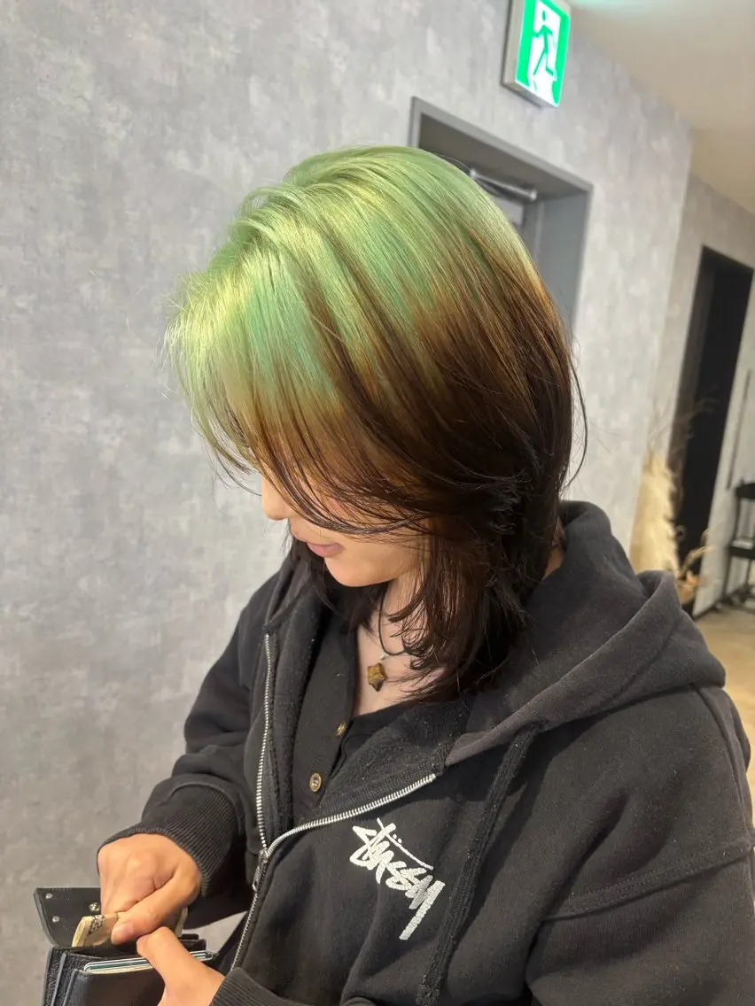 ミディアム カラー カット ヘアカラー トリートメント 🌐NATSUMI 🌐【寒色カラー】のヘアスタイル