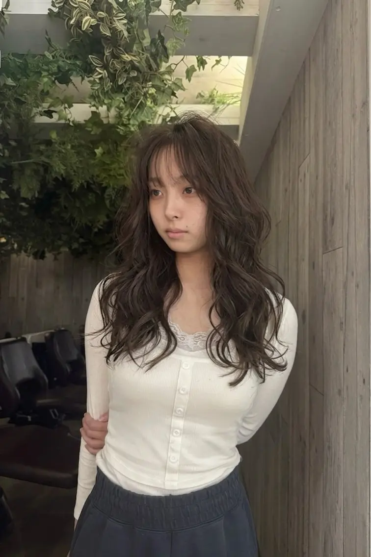 ロング くびれヘア レイヤーカット ロング 藤原暖 /カラーモデル募集のヘアスタイル