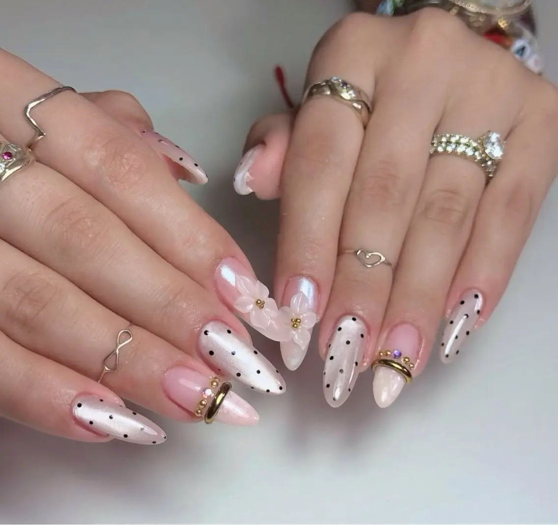 ネイル アートネイル ボルドー フレンチネイル ジェルネイル 氷ネイル・うるうるネイル ハンドネイル Julie Nail Rinのネイルデザイン