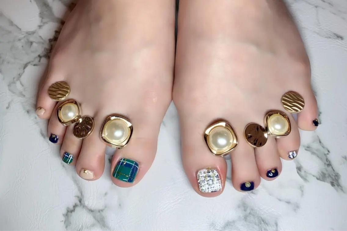 ネイル アニマル柄 アートネイル フットネイル ニュアンスネイル ネイルチップ x.1.0.nail ♡Cのネイルデザイン