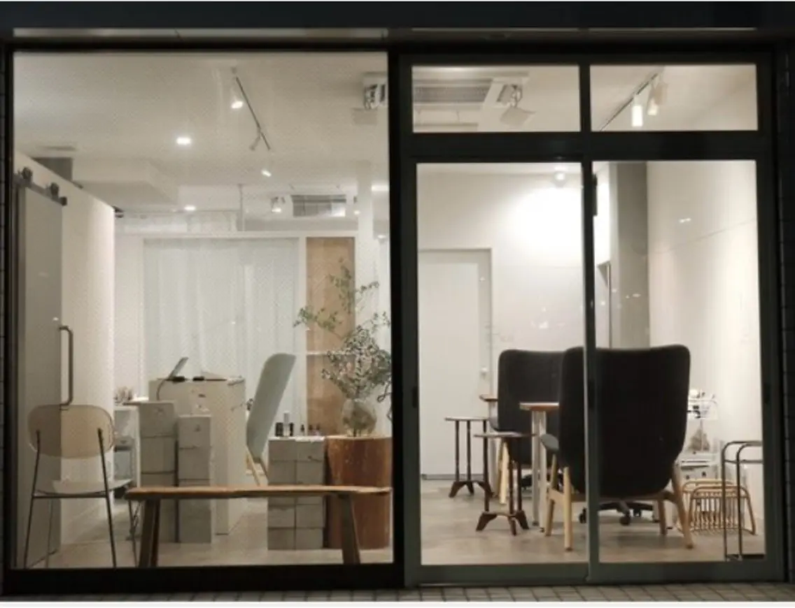 ハンドネイル quro.n 拝島店 kaeのネイルデザイン
