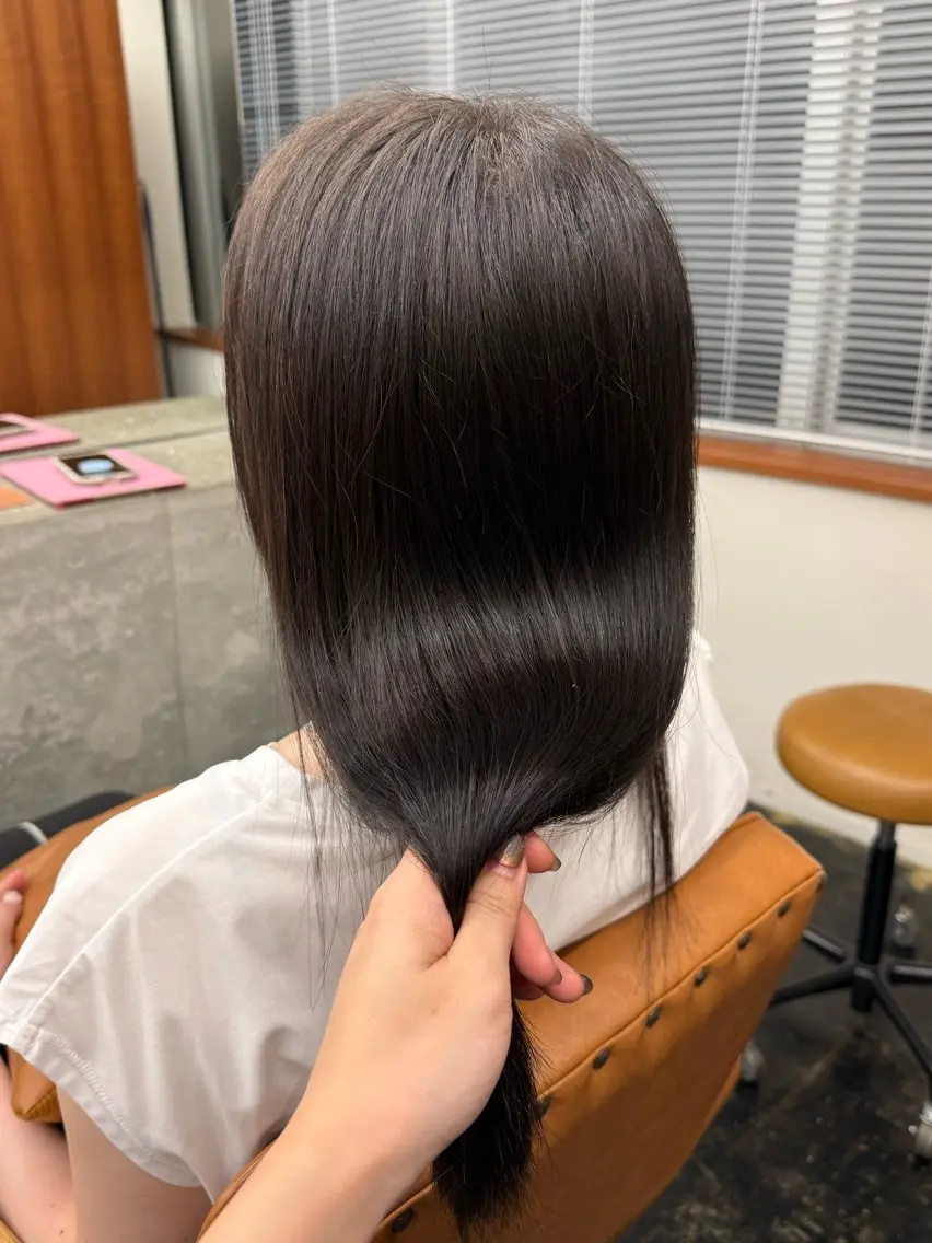 セミロング ヘアカラー Meguro/海外風 /艶カラー⭐️のヘアスタイル