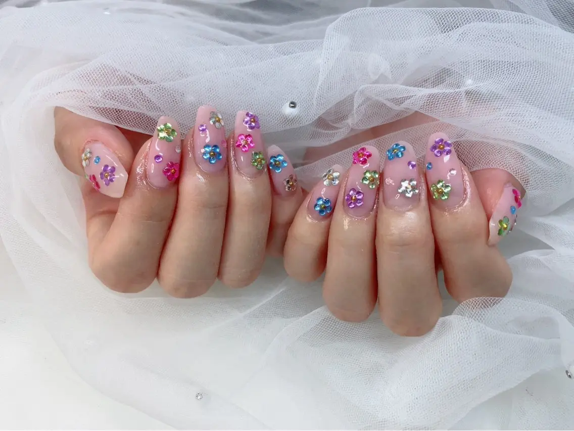 ネイル ストーンネイル ハンドネイル ハンドケア 心斎橋Salon Epokkuのネイルデザイン