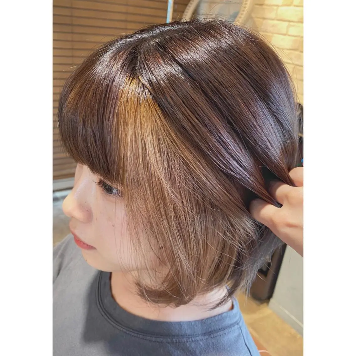 カラー 🩵盛れる顔周りヘア EMI🩵のヘアスタイル