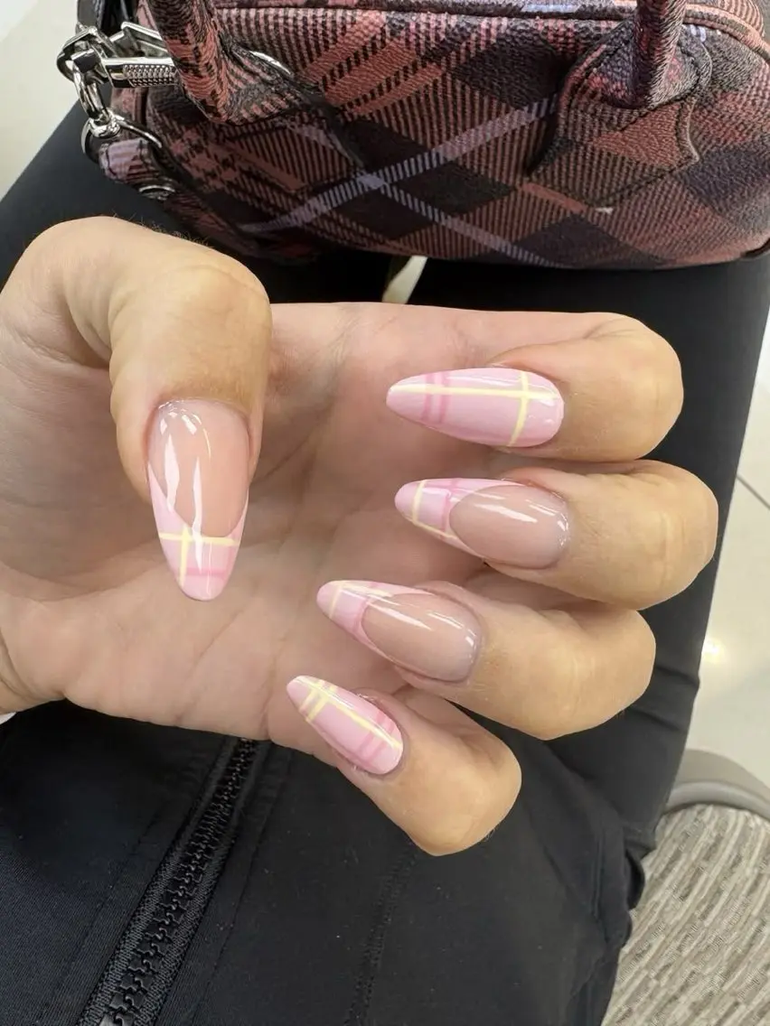 ネイル アートネイル ジェルネイル ニュアンスネイル シンプルネイル ネイルチップ ハンドネイル Lisa Nail Salonのネイルデザイン