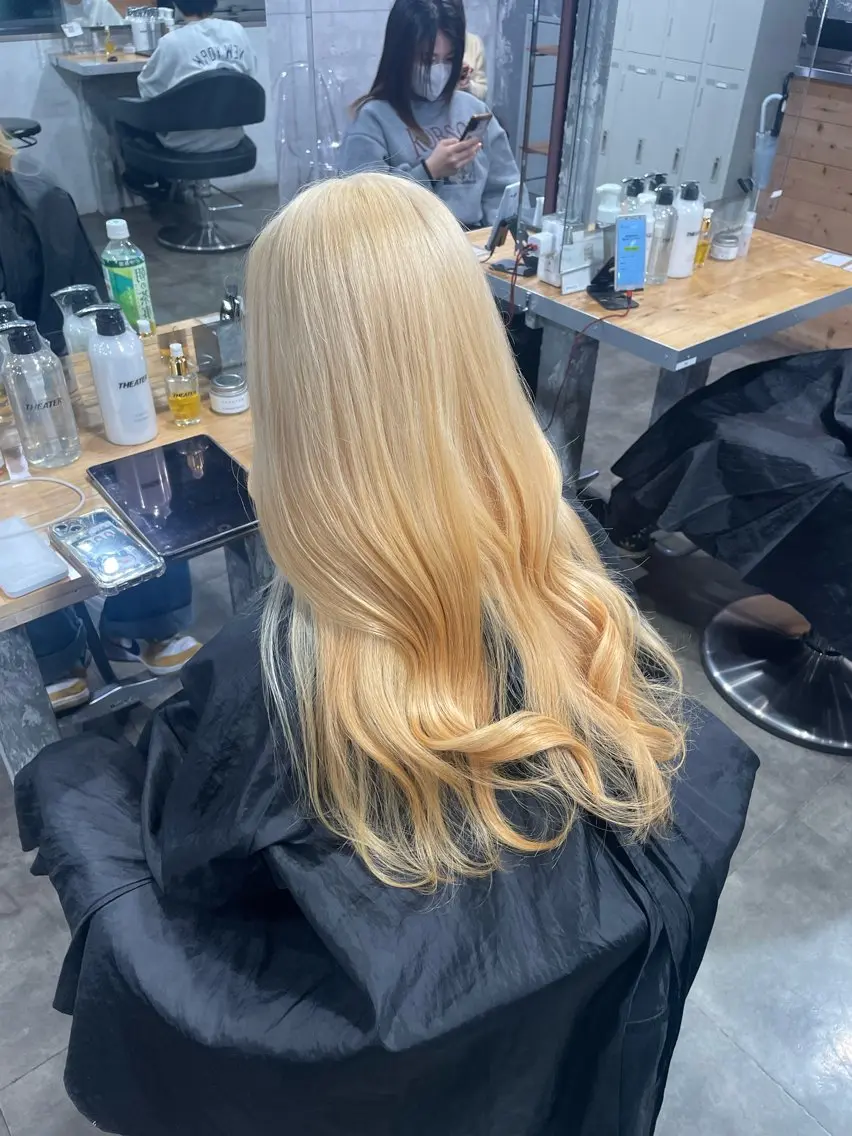 ロング カラー ヘアカラー ハイトーン 横浜💞ミオのヘアスタイル