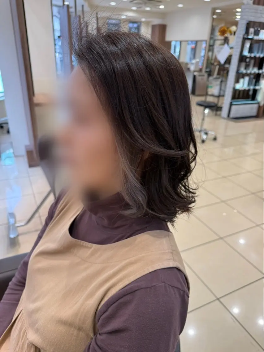 ミディアム カラー カット ヘアカラー 尾関 唯のヘアスタイル