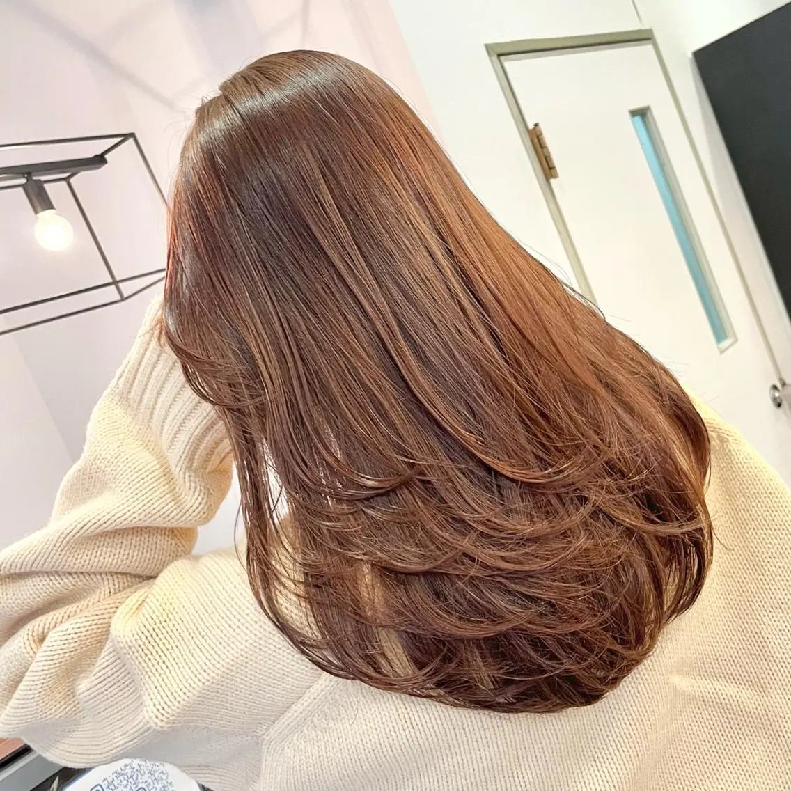 セミロング ハイライト レイヤーカット 𝐍𝐄𝐎 𝐉𝐔𝐑𝐈のネイルデザイン