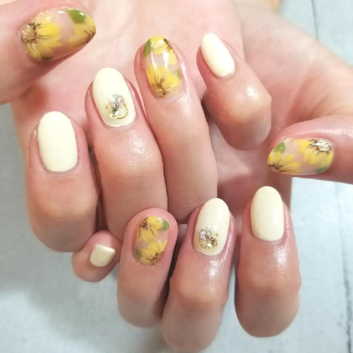 ネイル nijiiro🌈 サトウのネイルデザイン