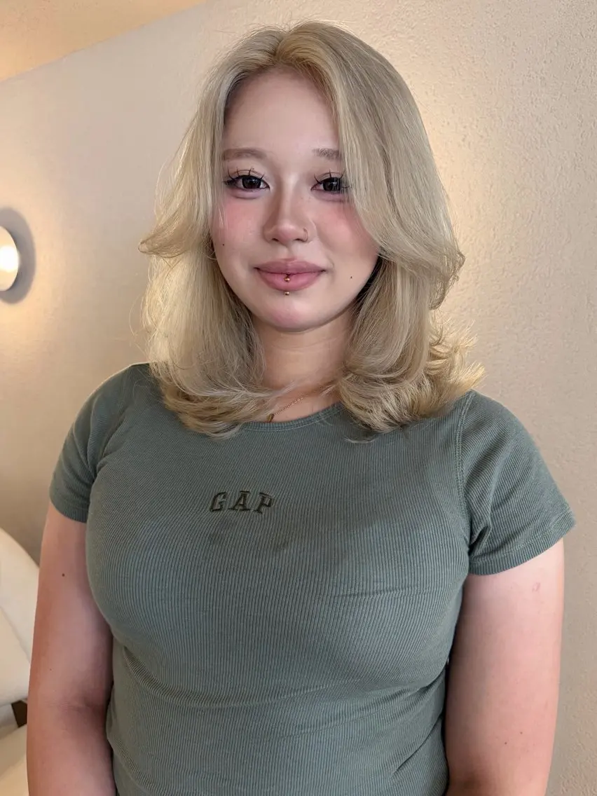 ミディアム カット ヘアカラー トリートメント YAMADA KOKOROのヘアスタイル