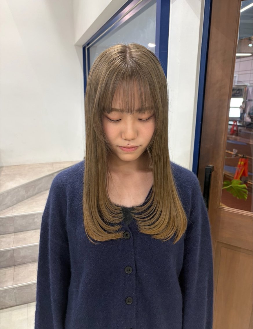 セミロング ヘアカラー hana _のヘアスタイル