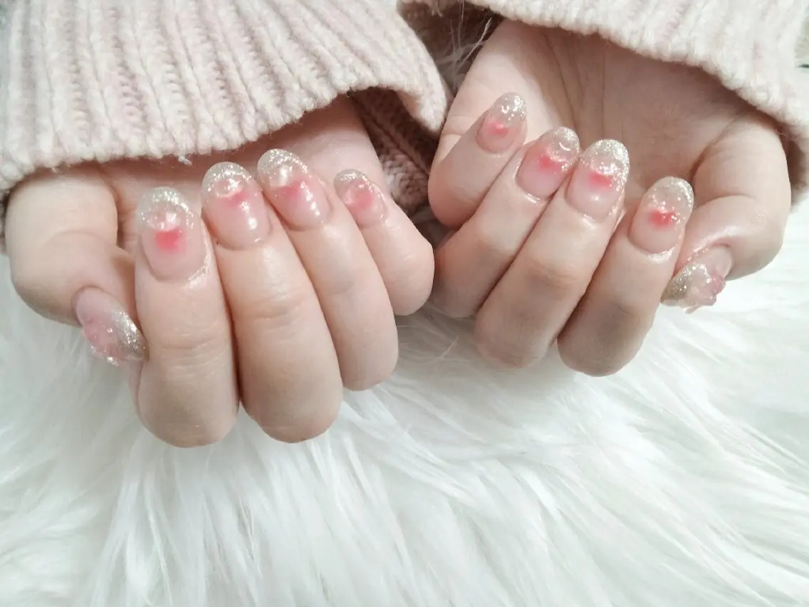 ネイル チークネイル ジェルネイル グラデーション ハート キラキラネイル ハンドネイル Beaubie nailサロンのネイルデザイン