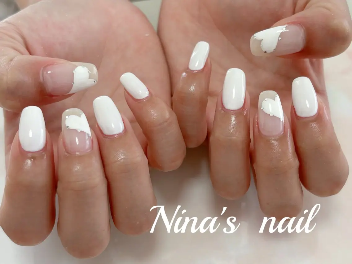 ネイル ホワイト ハンドネイル Nina's nailのネイルデザイン