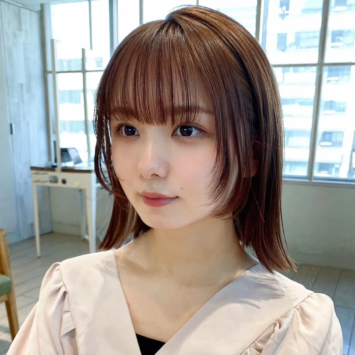 ミディアム カラー パーマ 小顔カット モテ髪×トレンド💕 小顔レイヤー 金井のヘアスタイル
