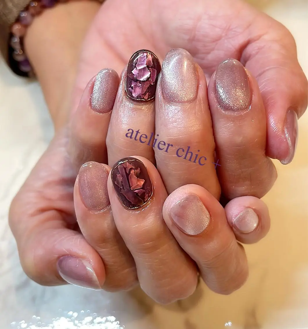 ネイル キラキラネイル マグネットネイル atelier chic+のネイルデザイン