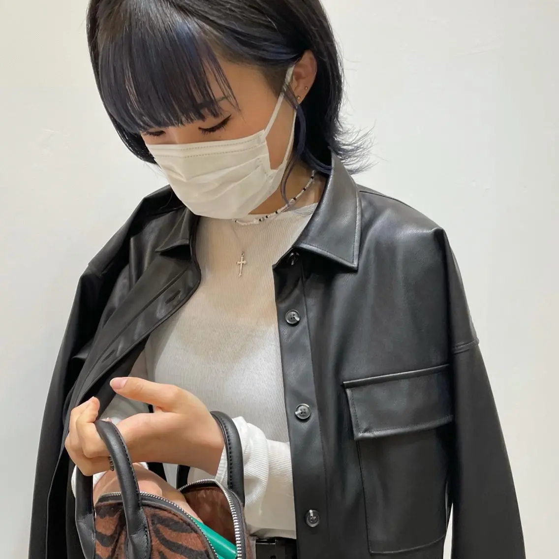 ミディアム カラー ブリーチ ブルーカラー 今井 聖玲奈のヘアスタイル