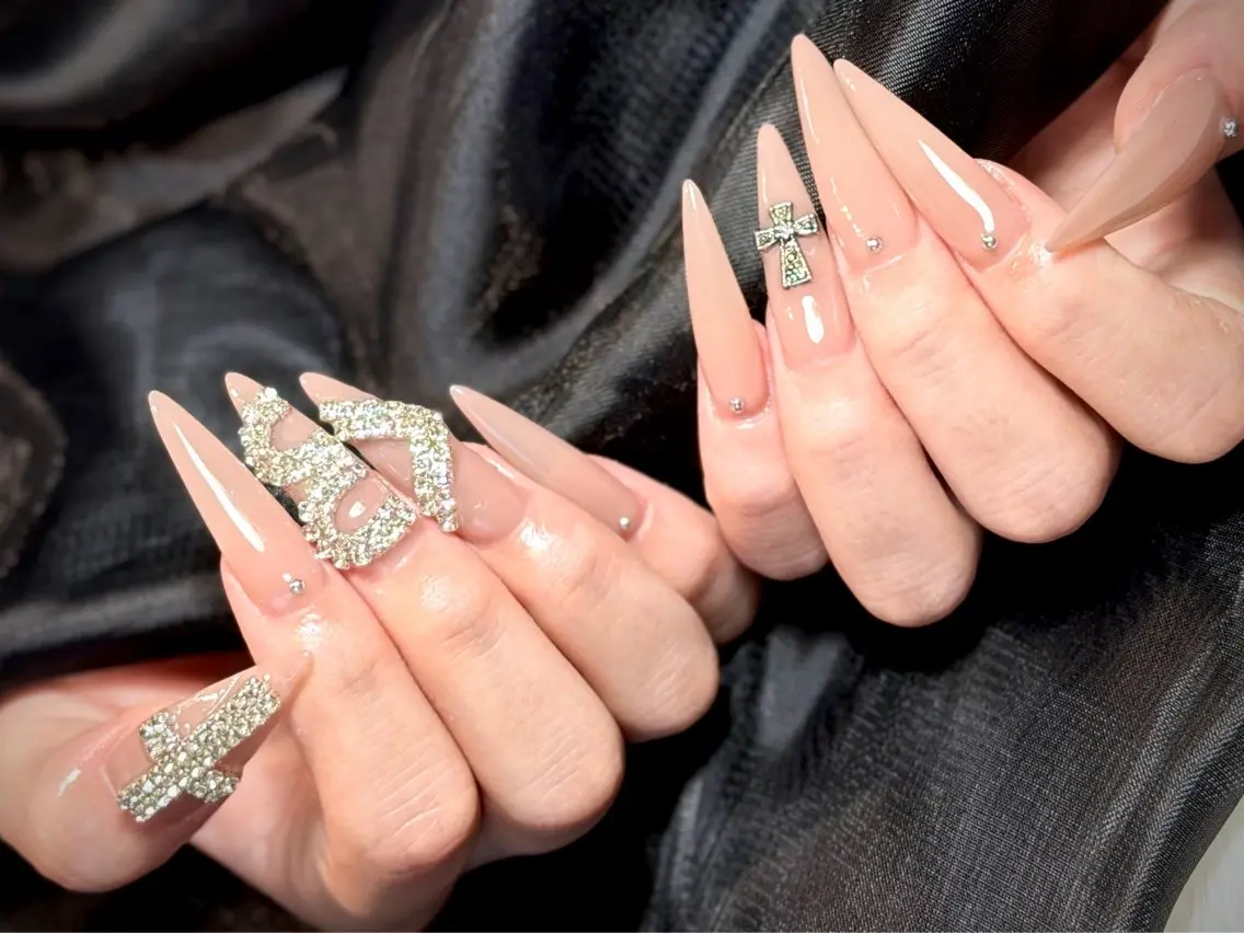 ネイル オーロラネイル チークネイル フットネイル フレンチネイル ジェルネイル Nichi Nail Salonのネイルデザイン