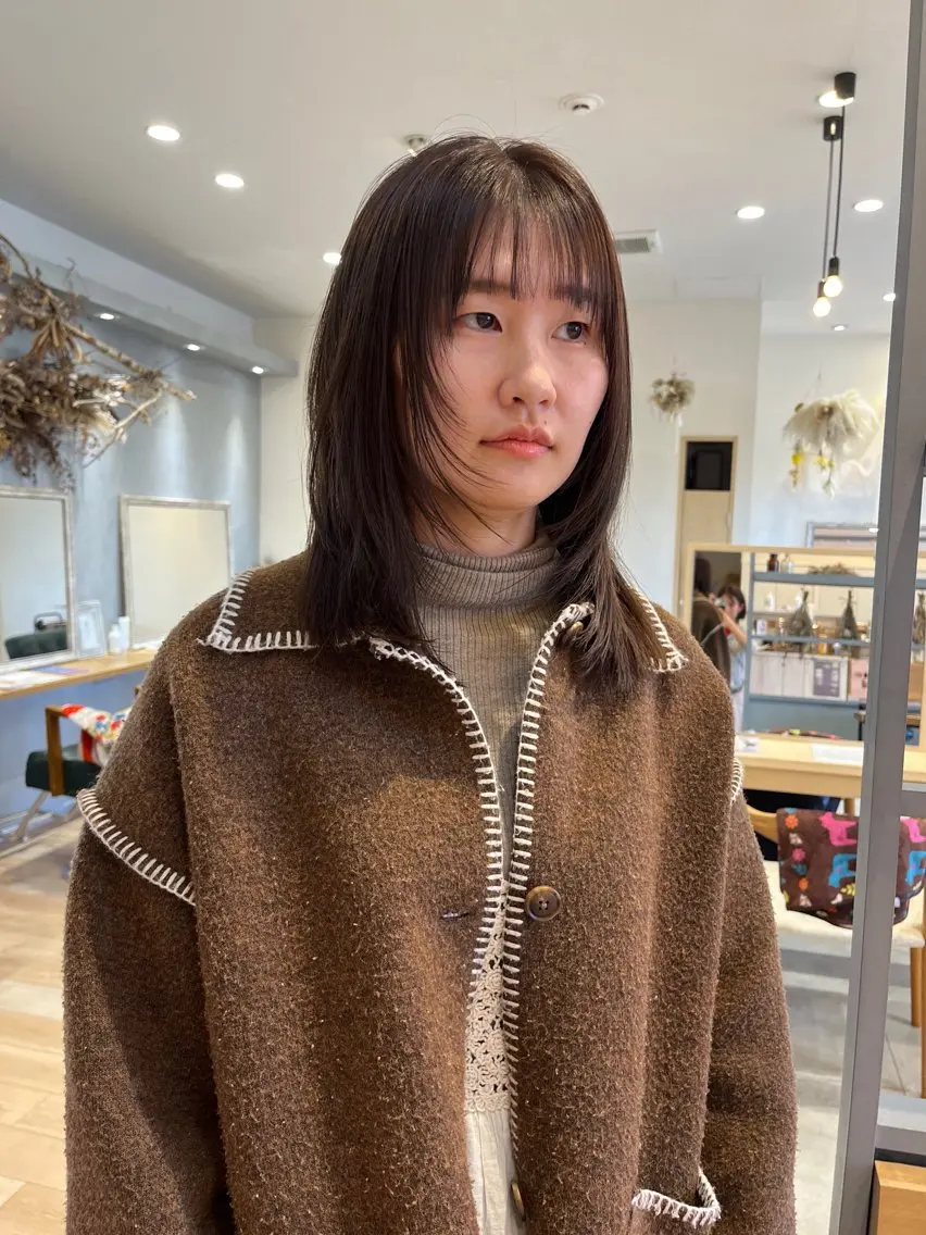 ミディアム カラー レイヤーカット 吉原 由菜のヘアスタイル