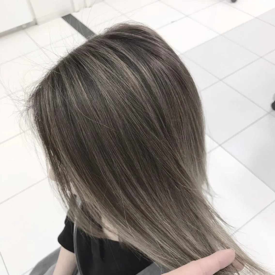 ロング ヘアカラー Eliss 堀江のヘアスタイル