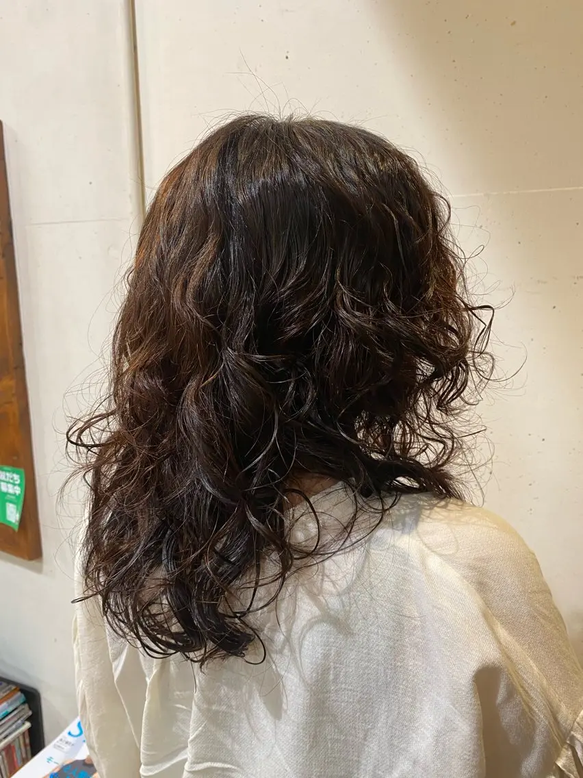 ミディアム カット パーマ 長澤 しずくのヘアスタイル