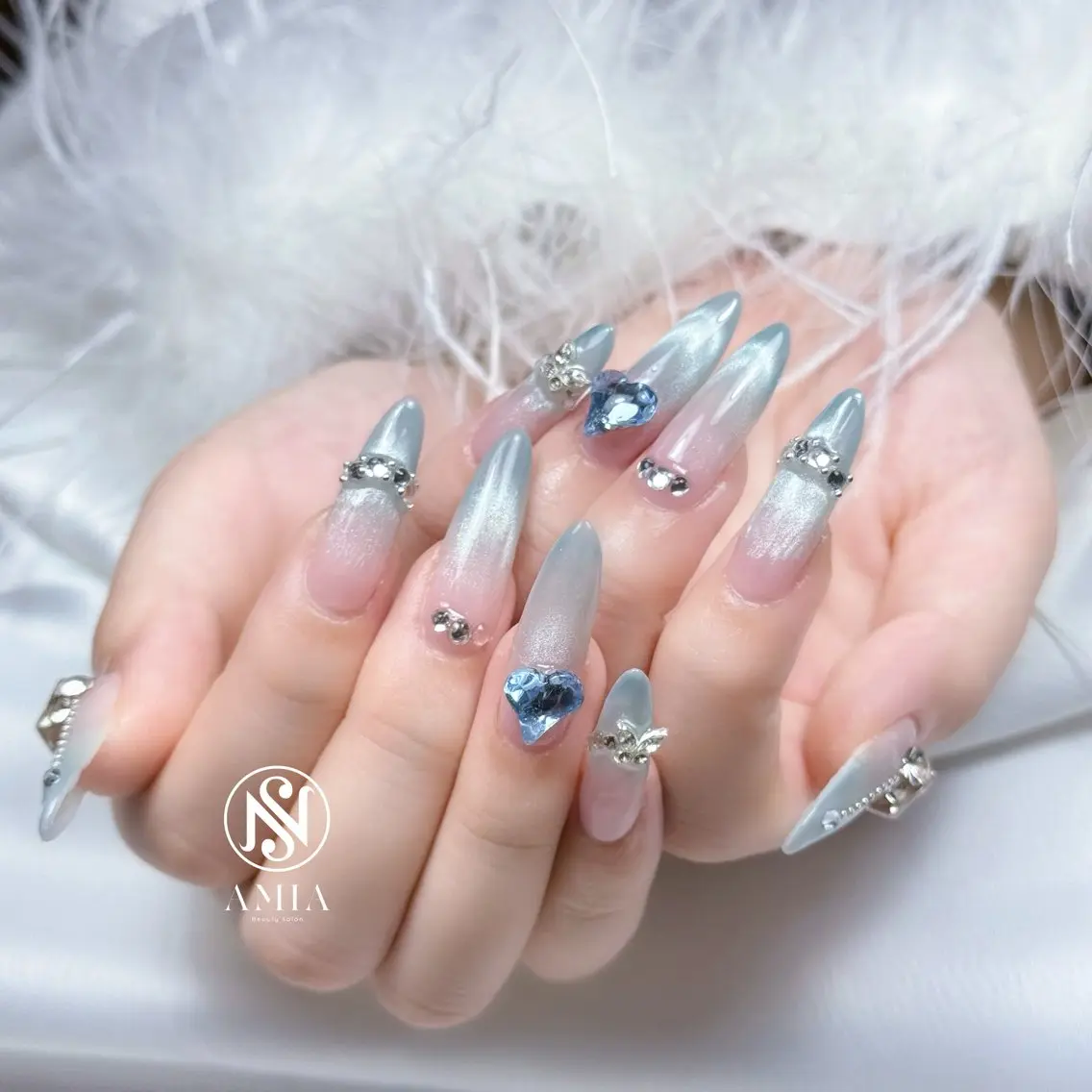 ロング ハンドネイル 🌟AMIA BEAUTY🌟のネイルデザイン