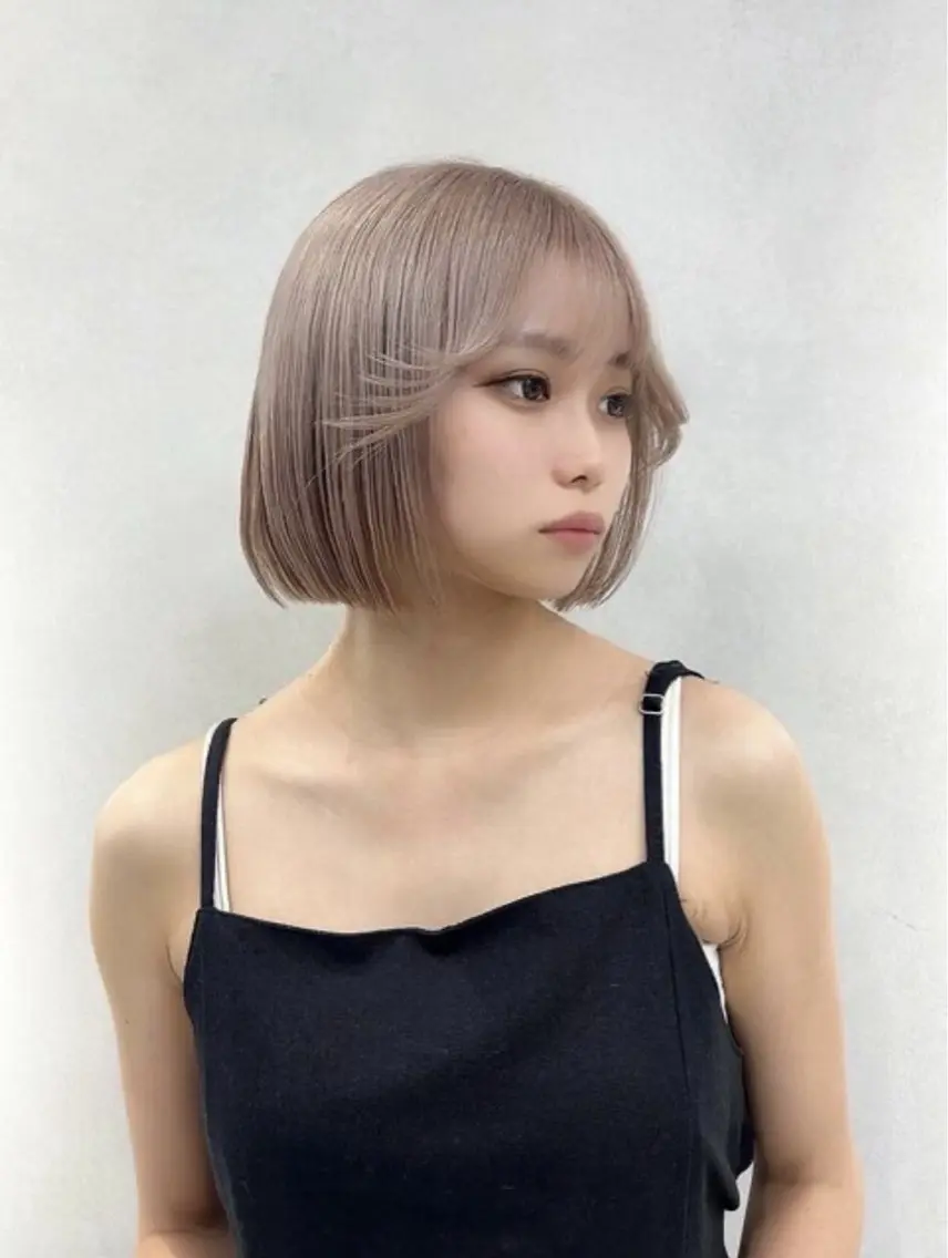 ショート カラー アッシュ アッシュグレー ベージュカラー ブリーチ ブロンド 【ときめき屋さん🎀 ハイトーン大和🎀】のヘアスタイル