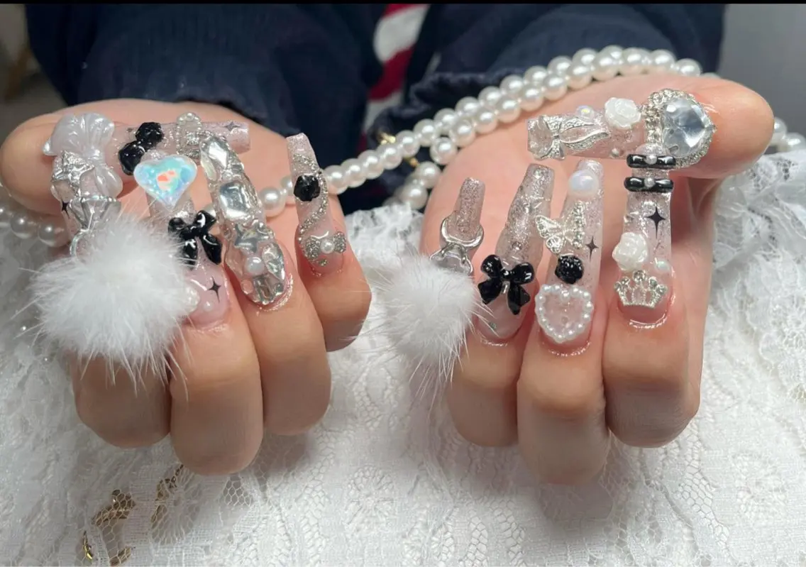 ネイル オーロラネイル フレンチネイル ジェルネイル ハロウィン キラキラネイル ハンドネイル H.baby Nail Salonのネイルデザイン