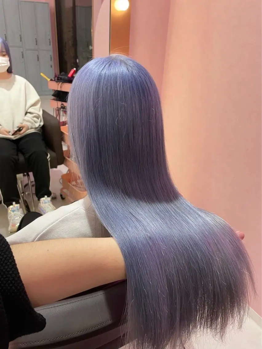 ロング カラー アッシュ アッシュグレー ベージュカラー ブリーチ ブロンド ヘアカラー トリートメント 【ときめき屋さん🎀 ハイトーン大和🎀】のヘアスタイル