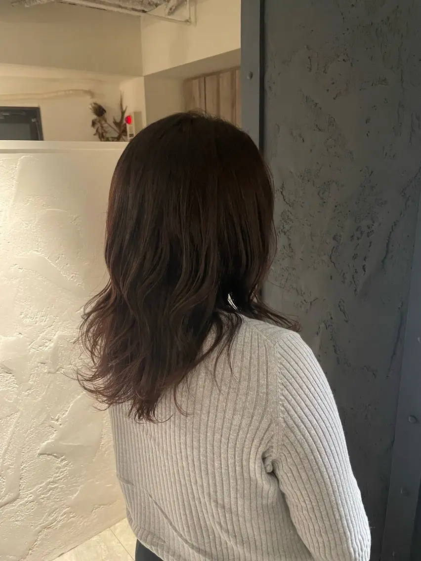 セミロング カラー レイヤーカット 井上 飛鳥のヘアスタイル