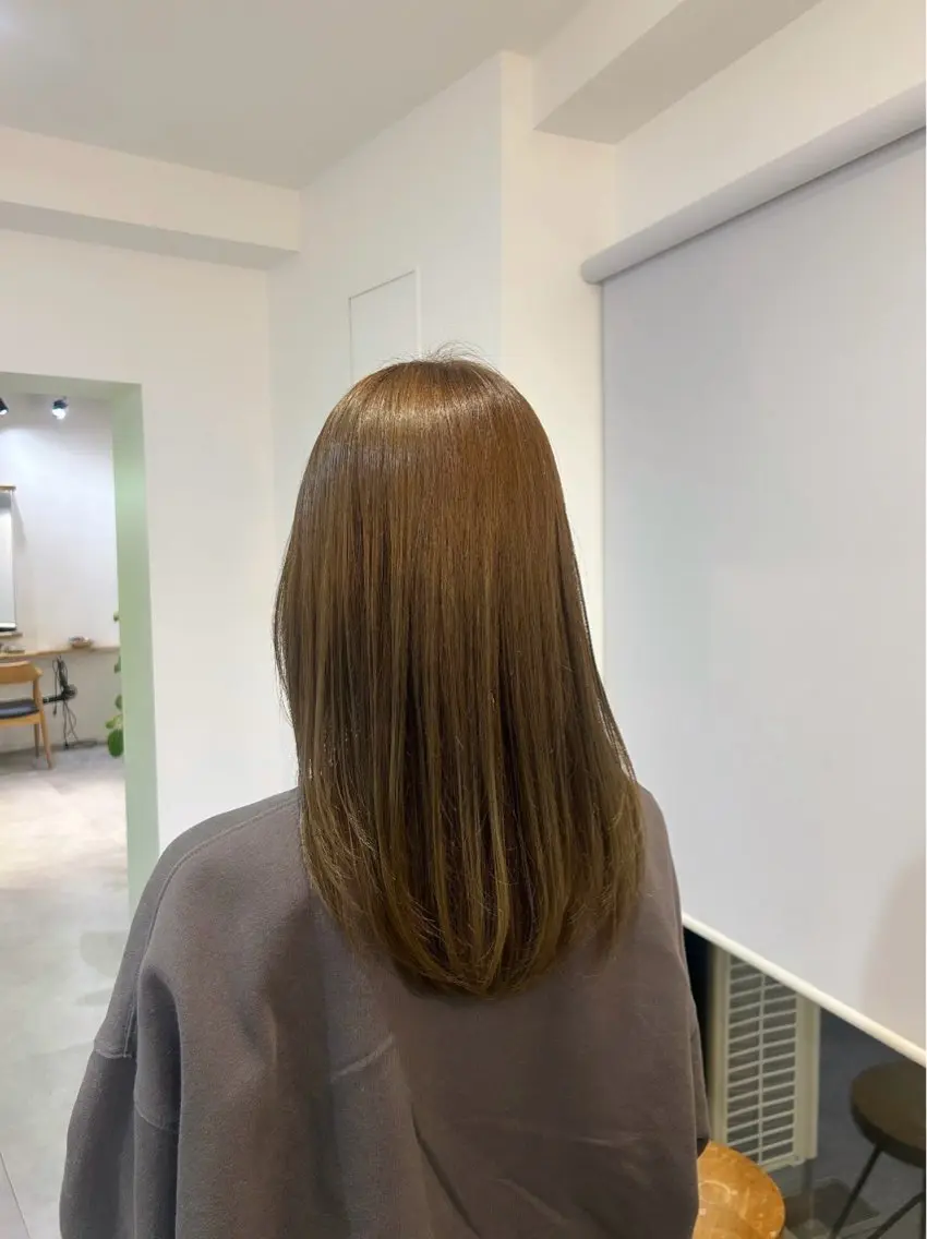 セミロング e.m. マヒロのヘアスタイル